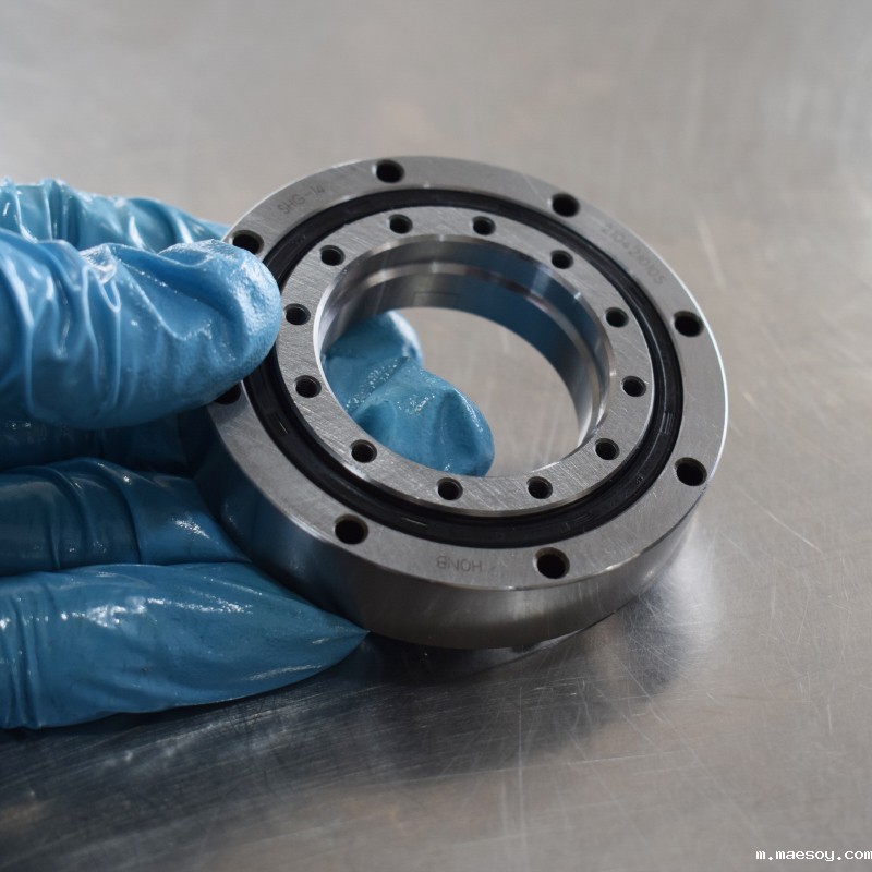 交叉滚子轴承润滑的作用以及挑选润滑油的方法 